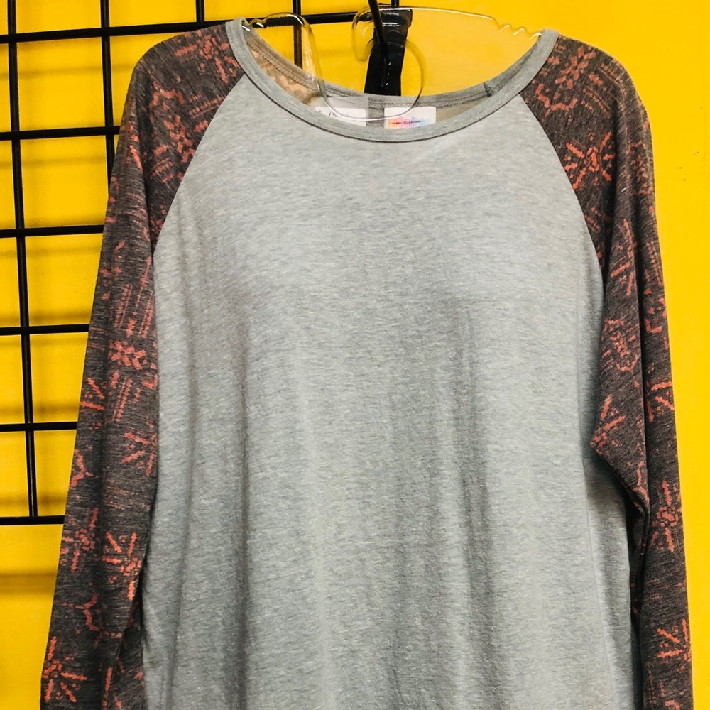 LULAROE WOMEN’S BASEBALL TEE
